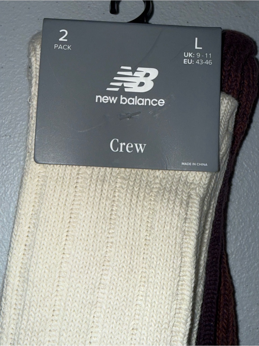 New Balance Crew Socks 2 Pack Size Large Cream Burgundy Ribbed Logo NWT unisex - Picture 7 of 10